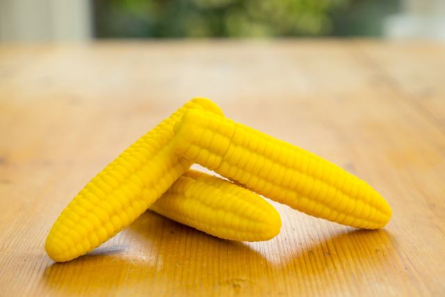 corn vibrator on a cutting board