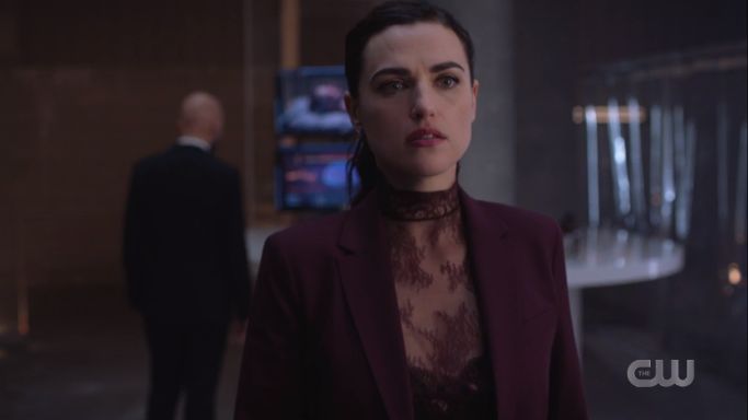 lena is in a suit for no reason except to kill the lesbians