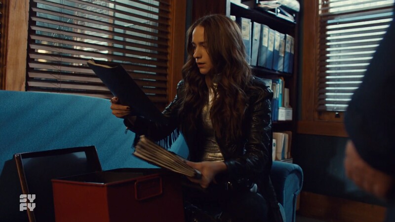 Wynonna reads files