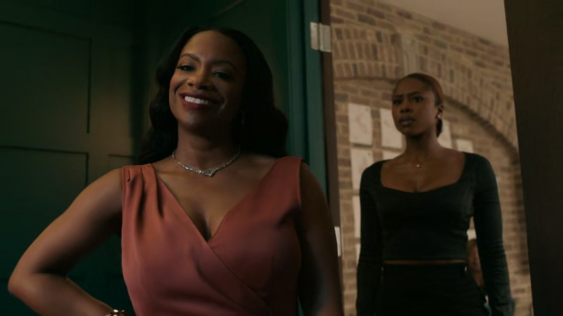 Kandi Burruss welcomes herself to "The Chi."