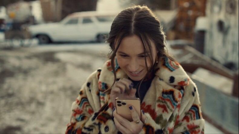 waverly on her phone