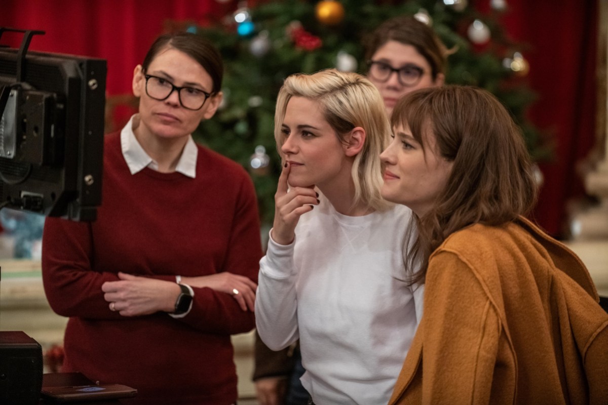 Mackenzie Davis, Clea DuVall, and Kristen Stewart on the set of Happiest Season