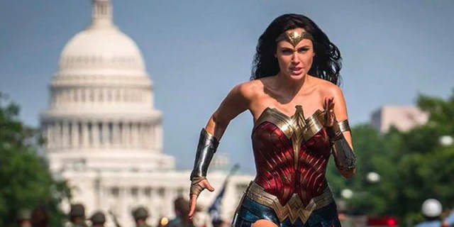 Wonder Woman runs through the streets of Washington D.C. in Wonder Woman 1984