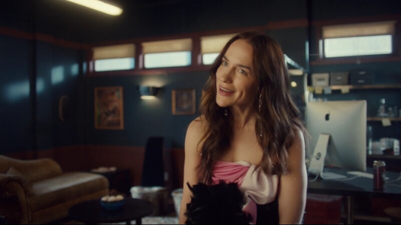 Wynonna Earp makes a mocking expression.