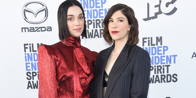 St Vincent and Carrie Brownstein on the red carpet together.