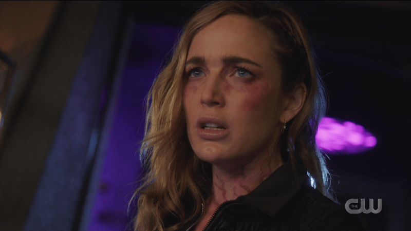 Legends of Tomorrow Episode 603: Sara's face veins are turning purple and she looks tough.