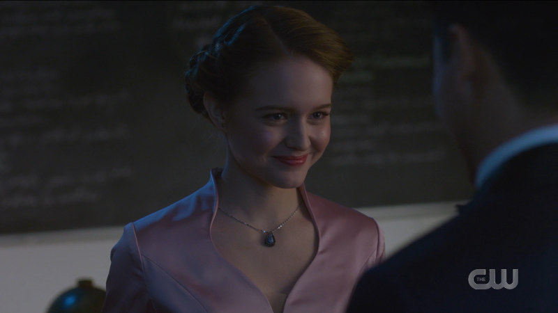 Supergirl episode 606: Kara smiles sweetly at Kenny.