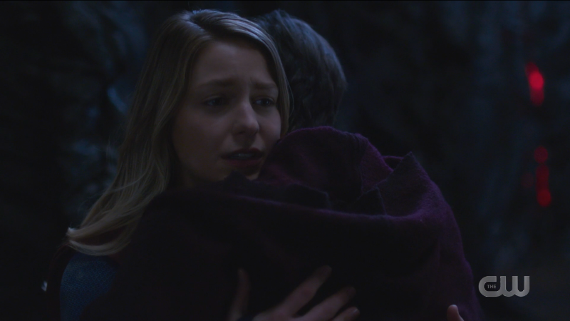 Supergirl Episode 607: Kara hugs her dad.