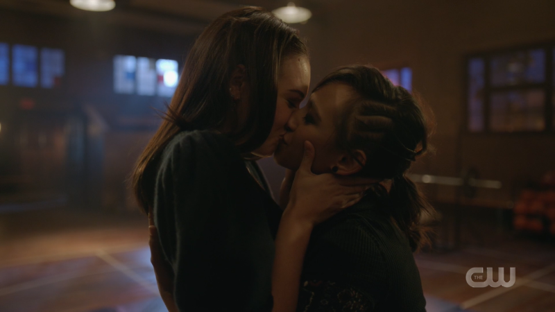 Legacies Finch and Josie kiss and smile and be adorable
