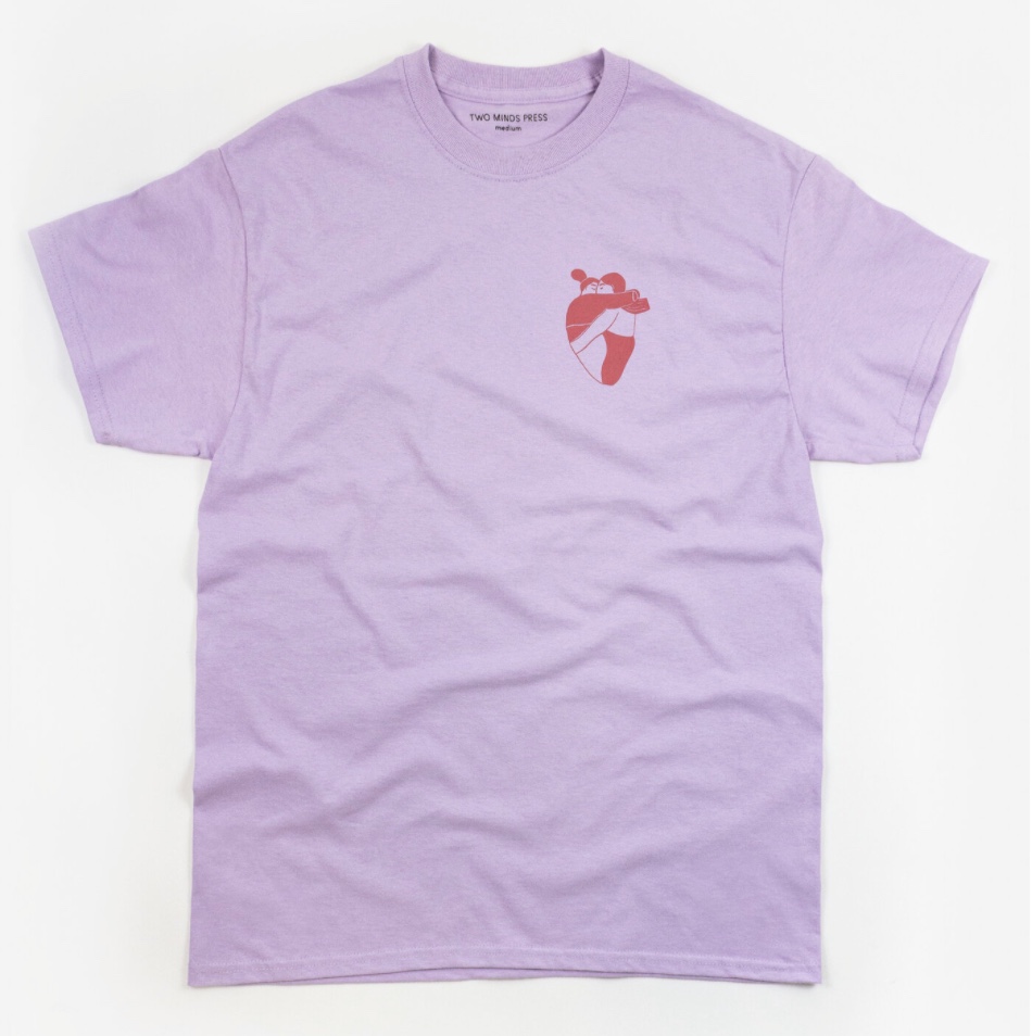 Lovers tee: lavender t-shirt with a red drawing on the breast of two bodies embracing in the shape of a heart.