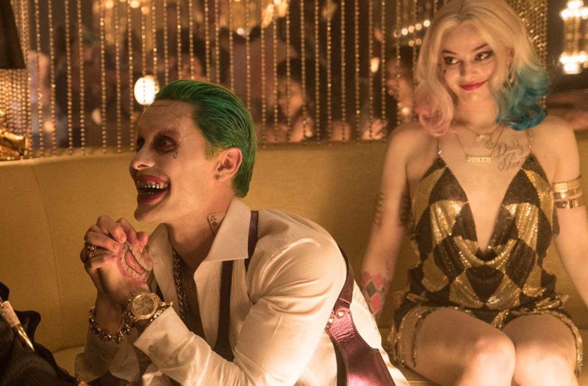 Still of Harley Quinn with the Joker in "Suicide Squad"