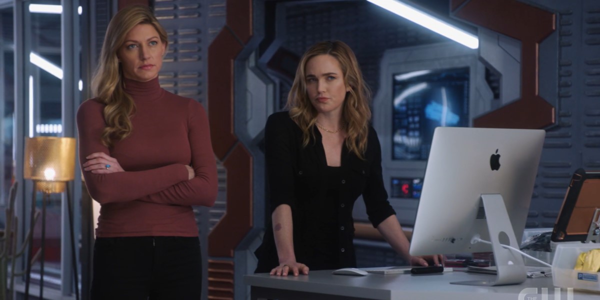 Legends of Tomorrow 613: Avalance, Ava and Sara look suspicious