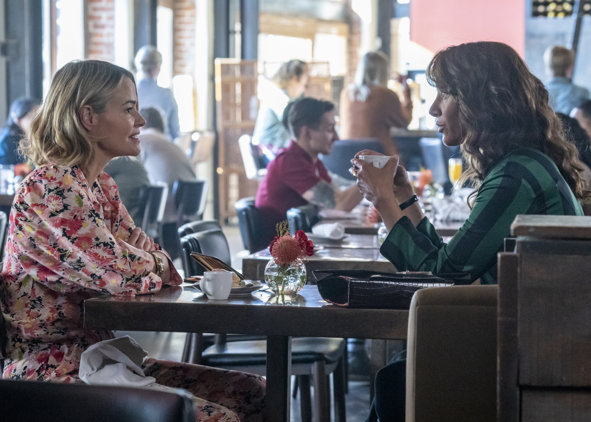 (L-R): Leisha Hailey as Alice and Jennifer Beals as Bette in THE L WORD: GENERATION Q "Light". Photo Credit: Isabella Vosmikova/SHOWTIME.