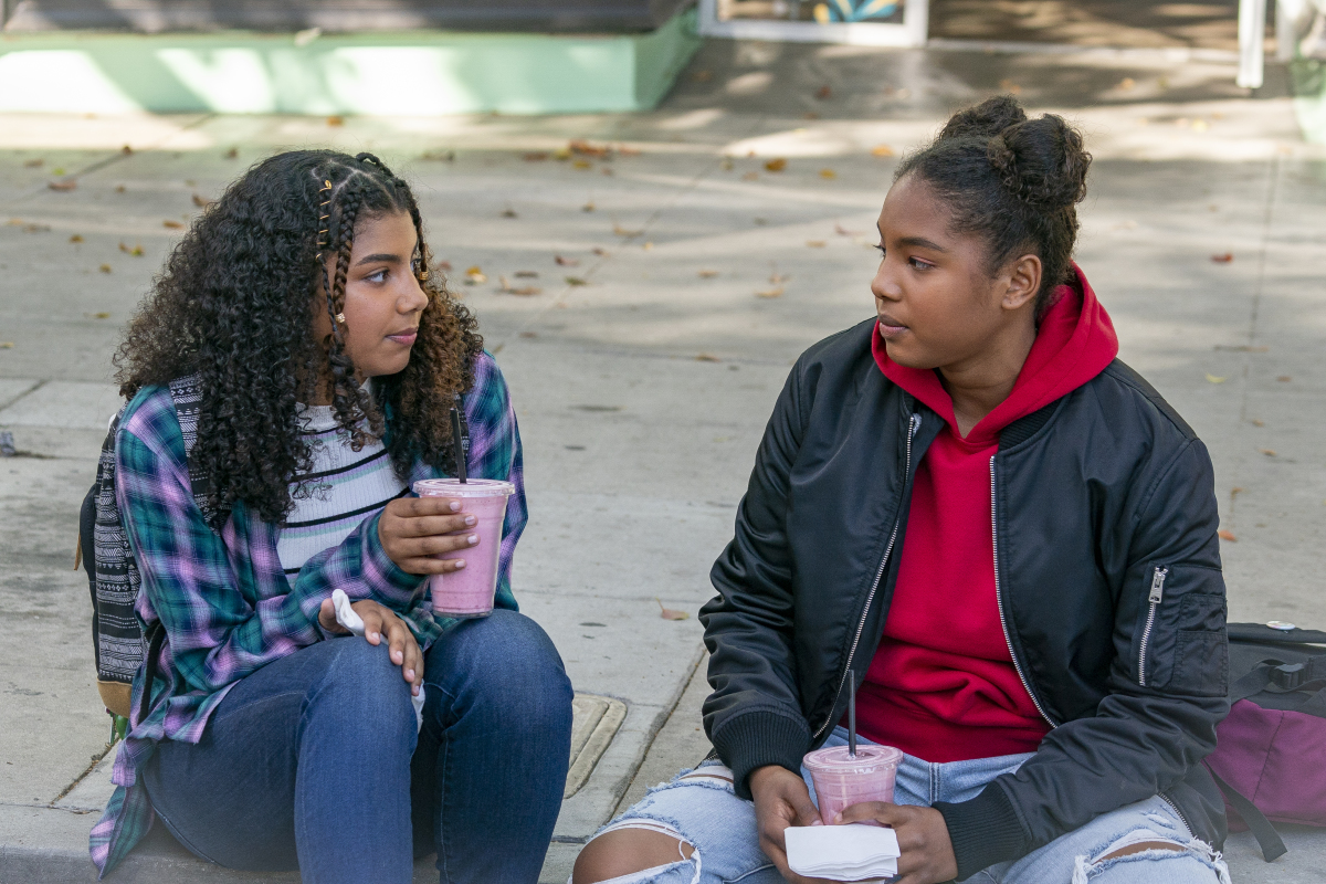 (L-R): Brook'Lynn Sanders as Kayla and Jordan Hull as Angie in THE L WORD: GENERATION Q "Light". Photo Credit: Kelsey McNeal/SHOWTIME.
