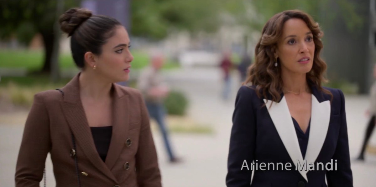 Dani and Bette walking towards the CAC