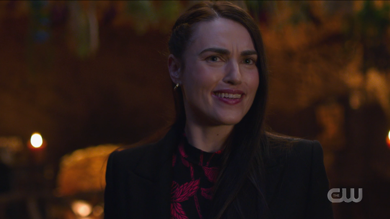 Lena has a "wtf" look on her face 