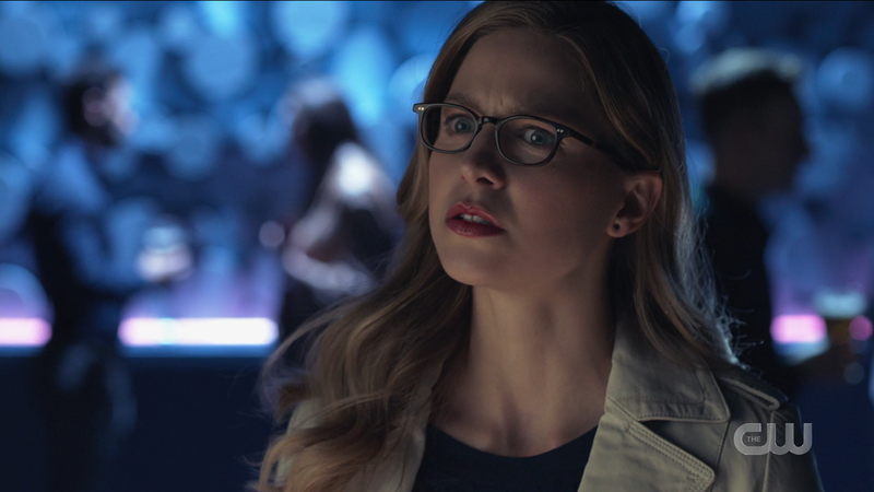 Kara is in her outfit from the pilot