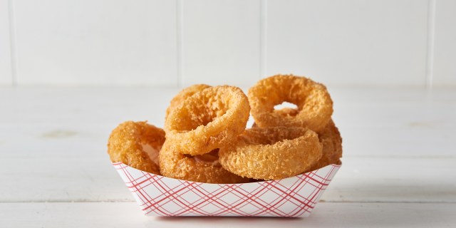 A delicious basket of fried onion rings