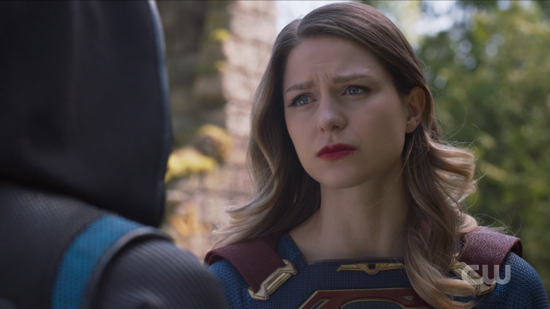 Supergirl series finale: Kara looks at her sister sadly