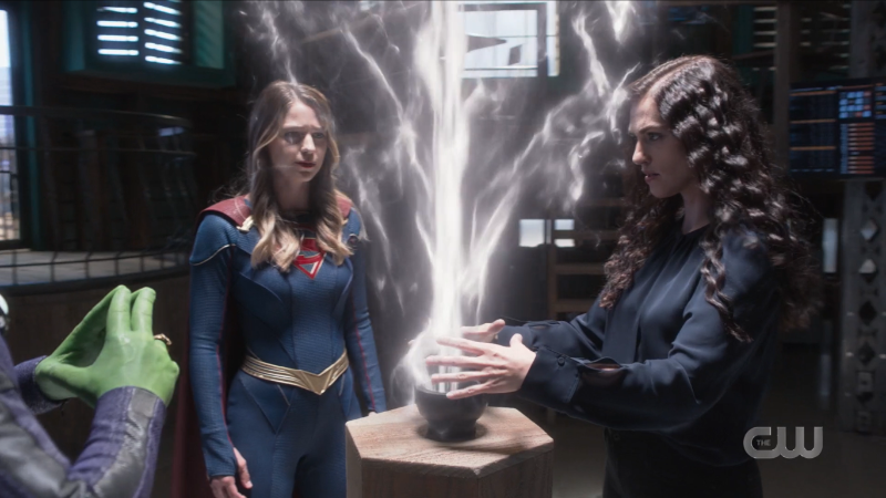 Supergirl series finale: Lena does magic and Kara gets ready to speech
