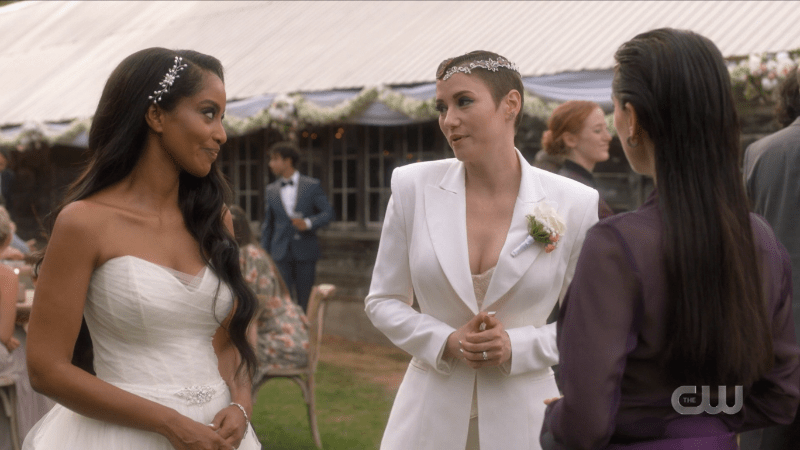 Kelly and Alex exchange cute looks