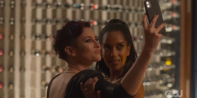 Supergirl's Alex Danvers and Kelly Olsen take a selfie together while dressed to the nines