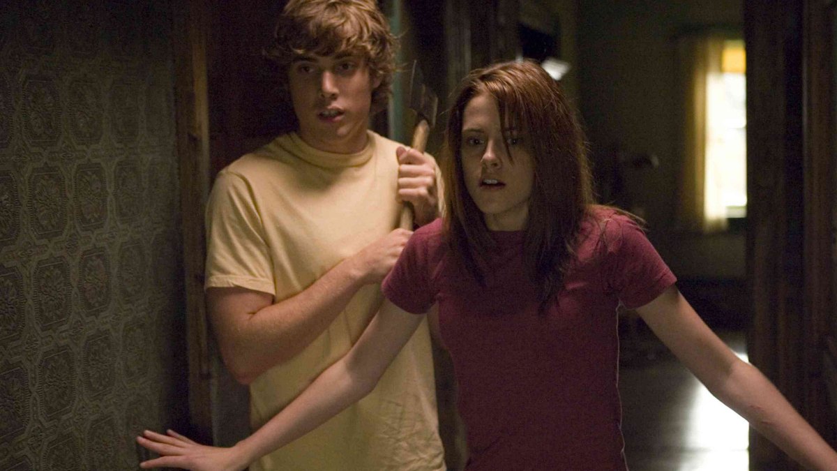 Kristen Stewart in The Messengers, seeing a ghost