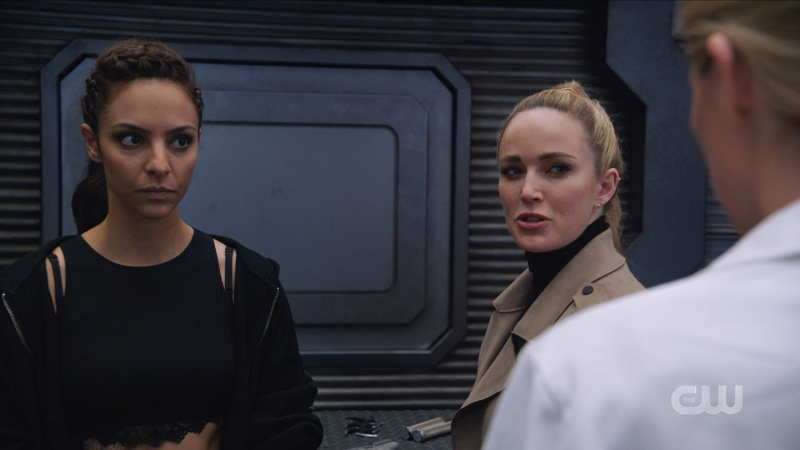 Android Zari and Android Sara try to play it cool