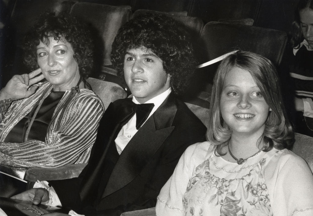 Evelyn Foster, Jodie Foster (right) and guest (Photo by Ron Galella/Ron Galella Collection via Getty Images)