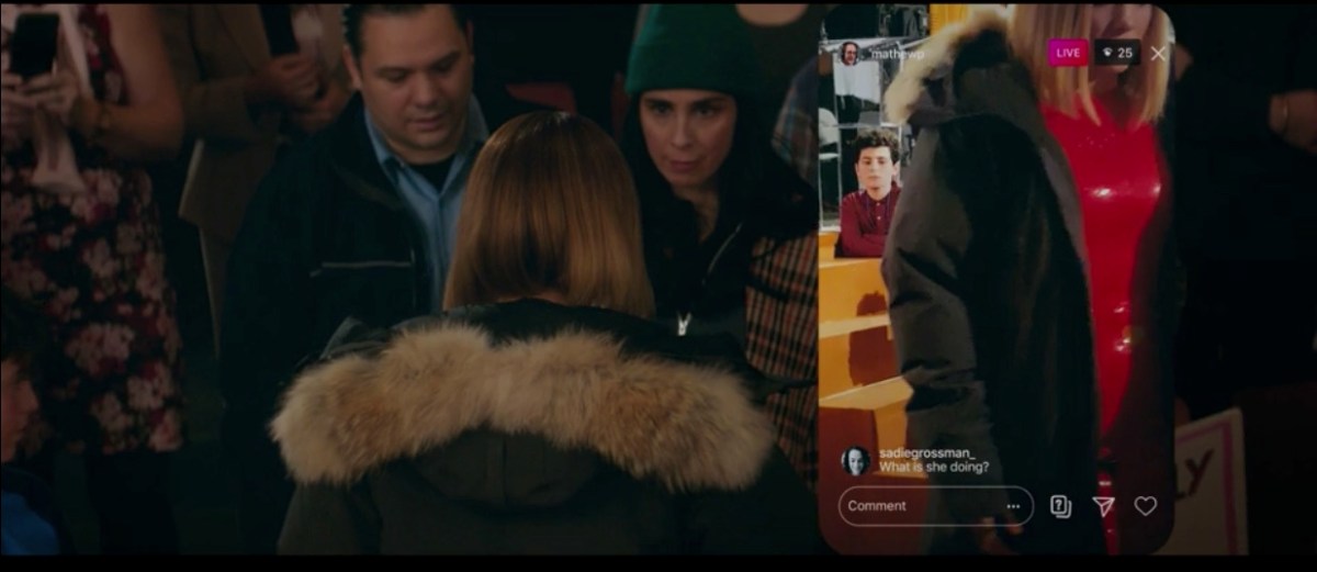 Lesbian Parker gives J-Lo the sign