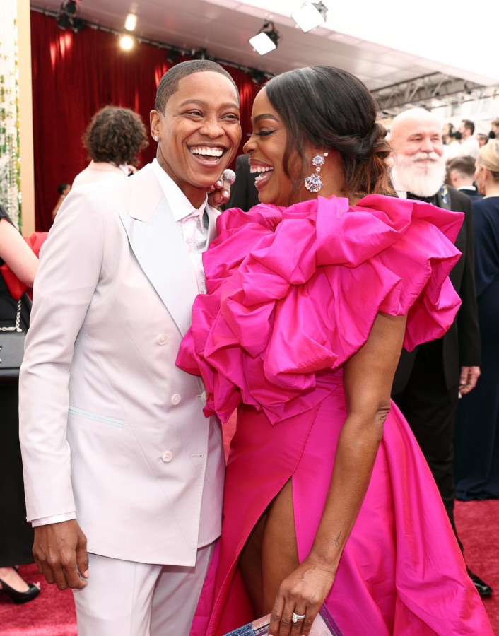 Niecy Nash and Jessica Betts kissing on the red carpet: Photo by Jeff Kravitz/FilmMagic