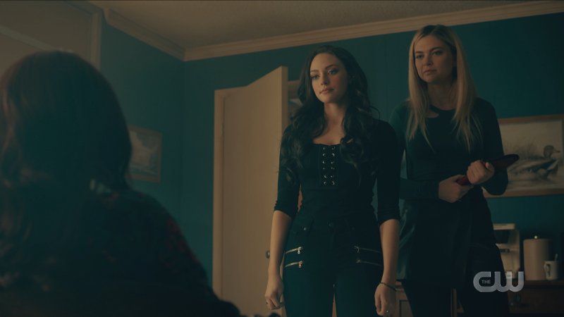 Legacies: Hope and Lizzie aka Hizzie stand over Aurora