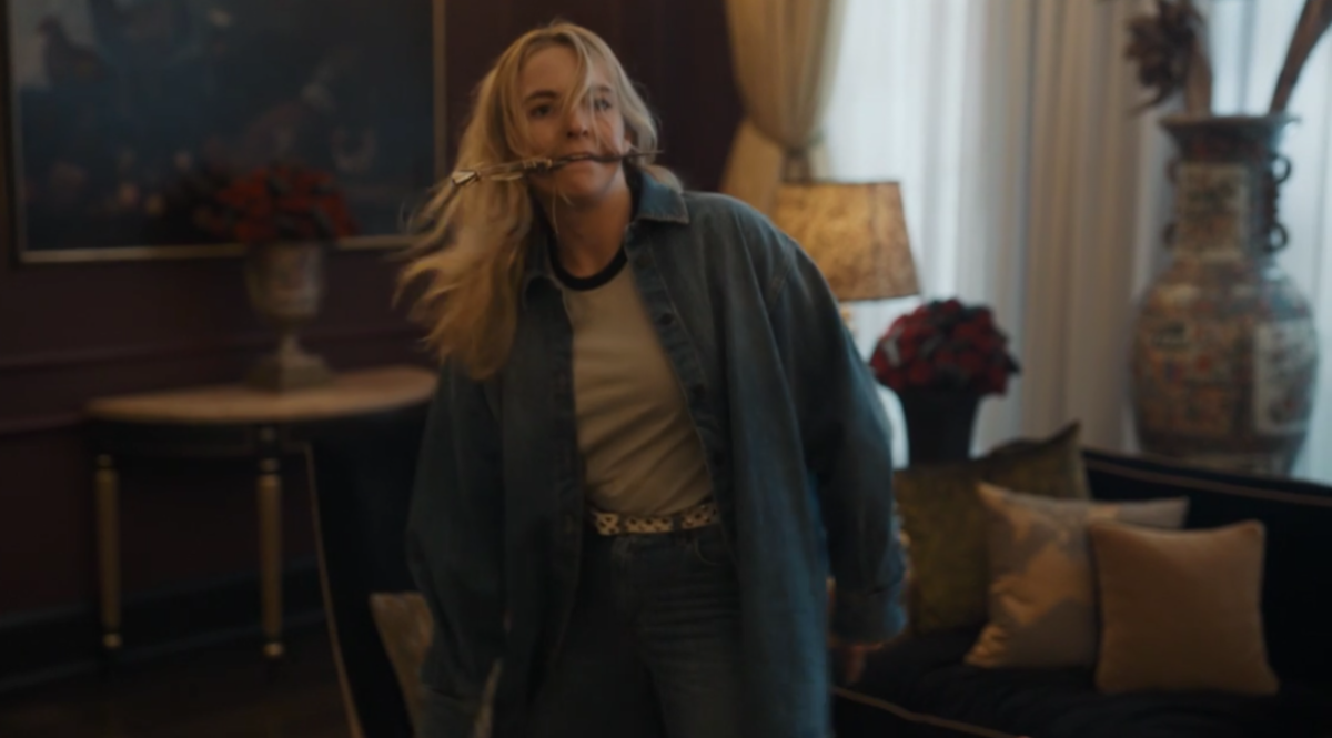 Villanelle holds a knife in her mouth on Killing Eve.