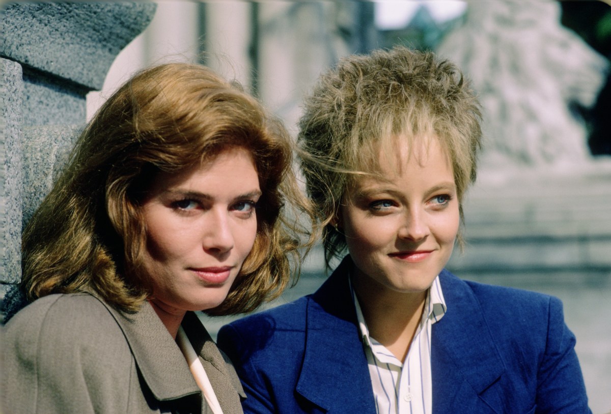 VANCOUVER, CANADA -- JUNE 1987: Actresses Kelly McGillis (L) and Jodie Foster pose for a photo in June 1987 in Vancouver, Canada. McGillis and Foster are promoting the movie, "The Accused." (Photo by David Hume Kennerly/Getty Images)