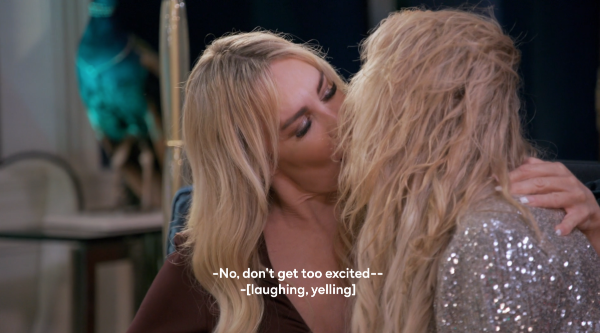 Taylor Armstrong and Brandi Glanville make out on Ultimate Girls Trip: Ex-Wives Club