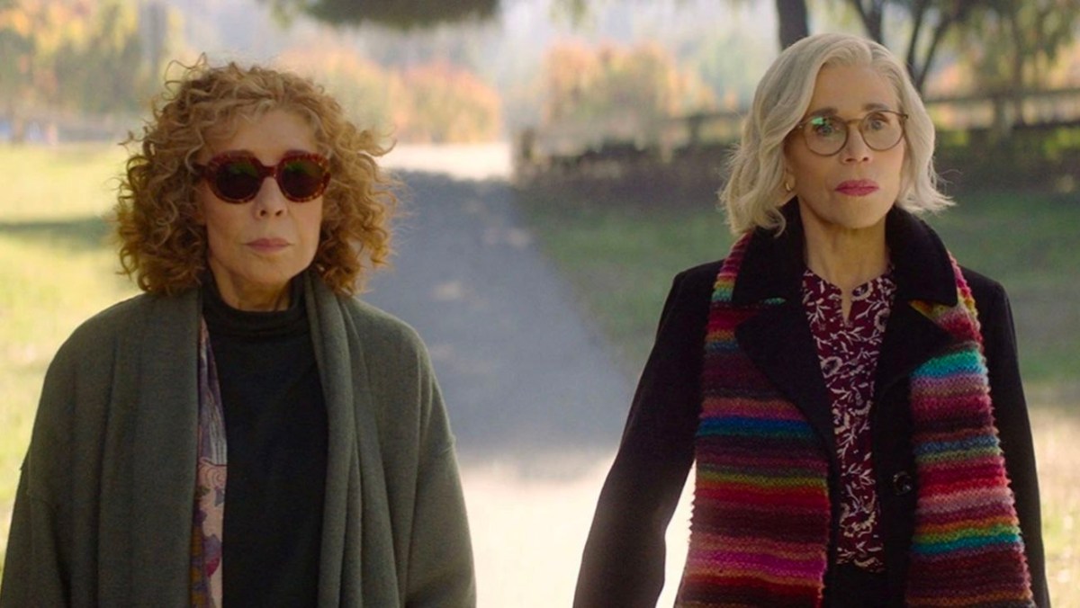 Lily Tomlin and Jane Fonda, in Moving On