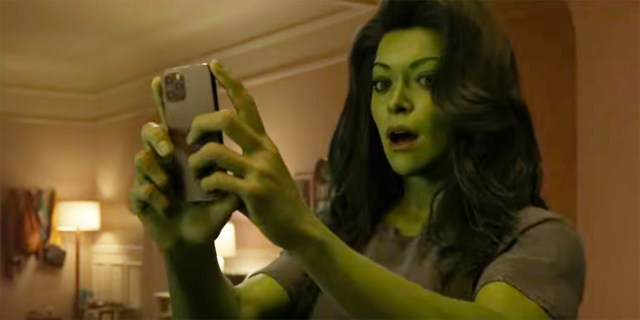 Tatiana Maslany as She-Hulk gasping at her phone