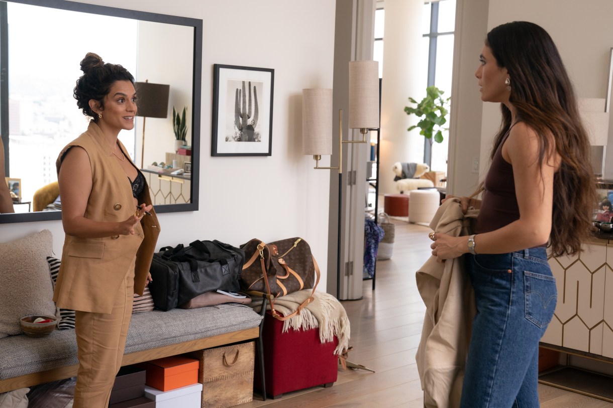 (L-R): Sepideh Moafi as Gigi and Arienne Mandi as Dani in THE L WORD: GENERATION Q, "Los Angeles Traffic". Photo Credit: Nicole Wilder/SHOWTIME.