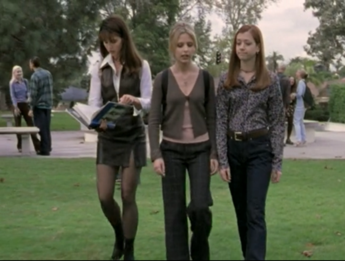 Cordelia, Buffy, and Willow walking across campus