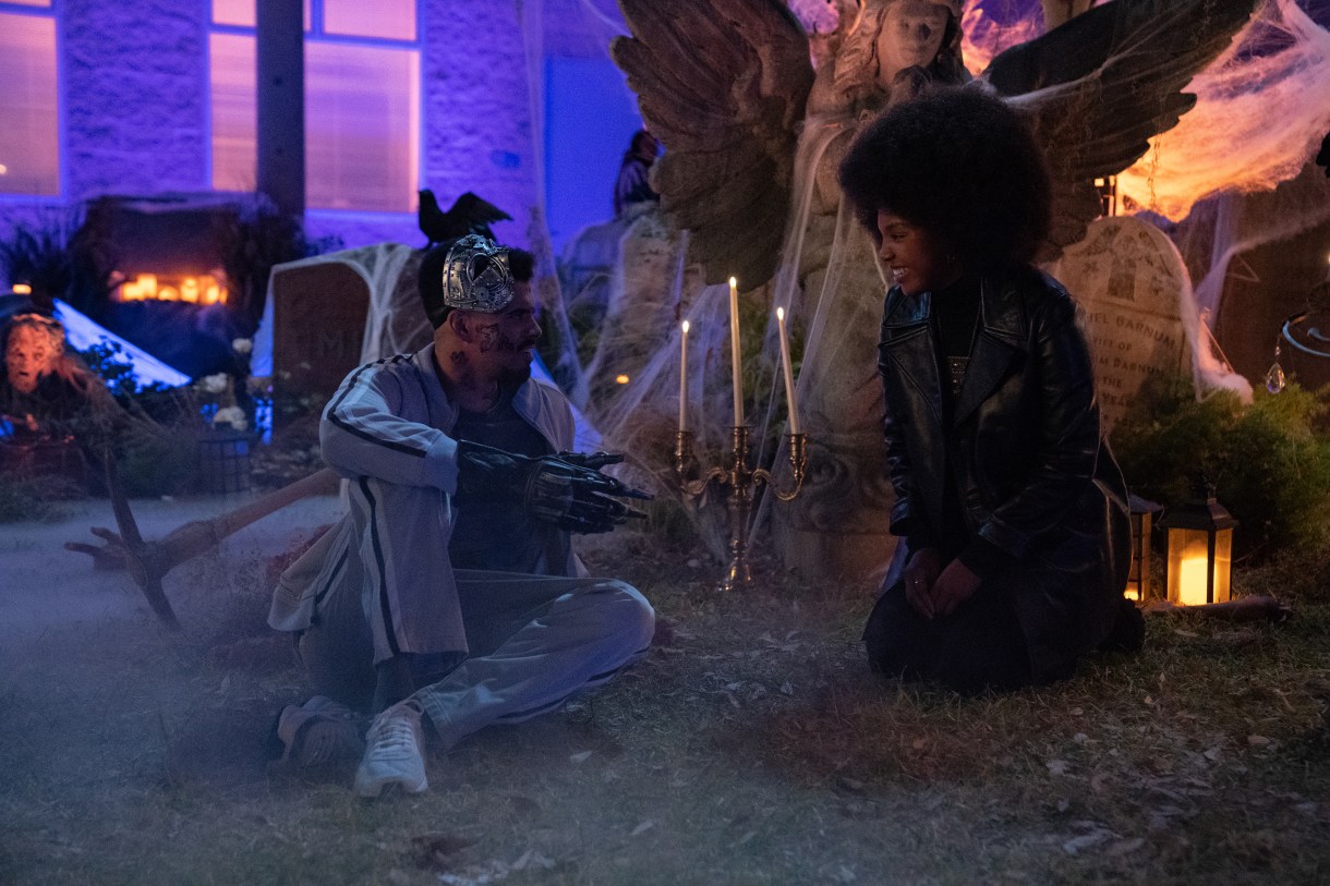 Last to Know (L-R): Simon Longnight as Hendrix and Jordan Hull as Angie in THE L WORD: GENERATION Q, "Last To Know". Photo Credit: Nicole Wilder/SHOWTIME.