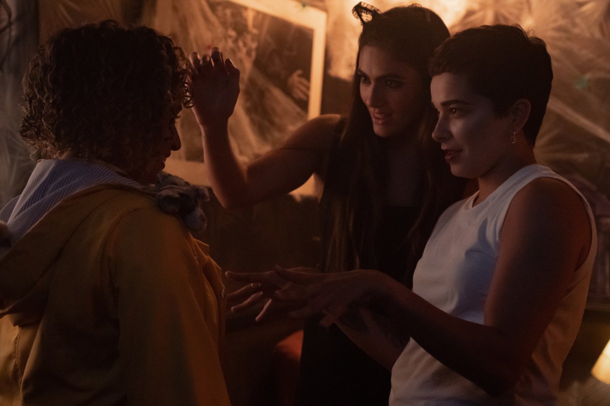 Last to Know (L-R): Rosanny Zayas as Sophie, Arienne Mandi as Dani and Paula Andrea Placido as Roxy in THE L WORD: GENERATION Q, "Last To Know". Photo Credit: Nicole Wilder/SHOWTIME.
