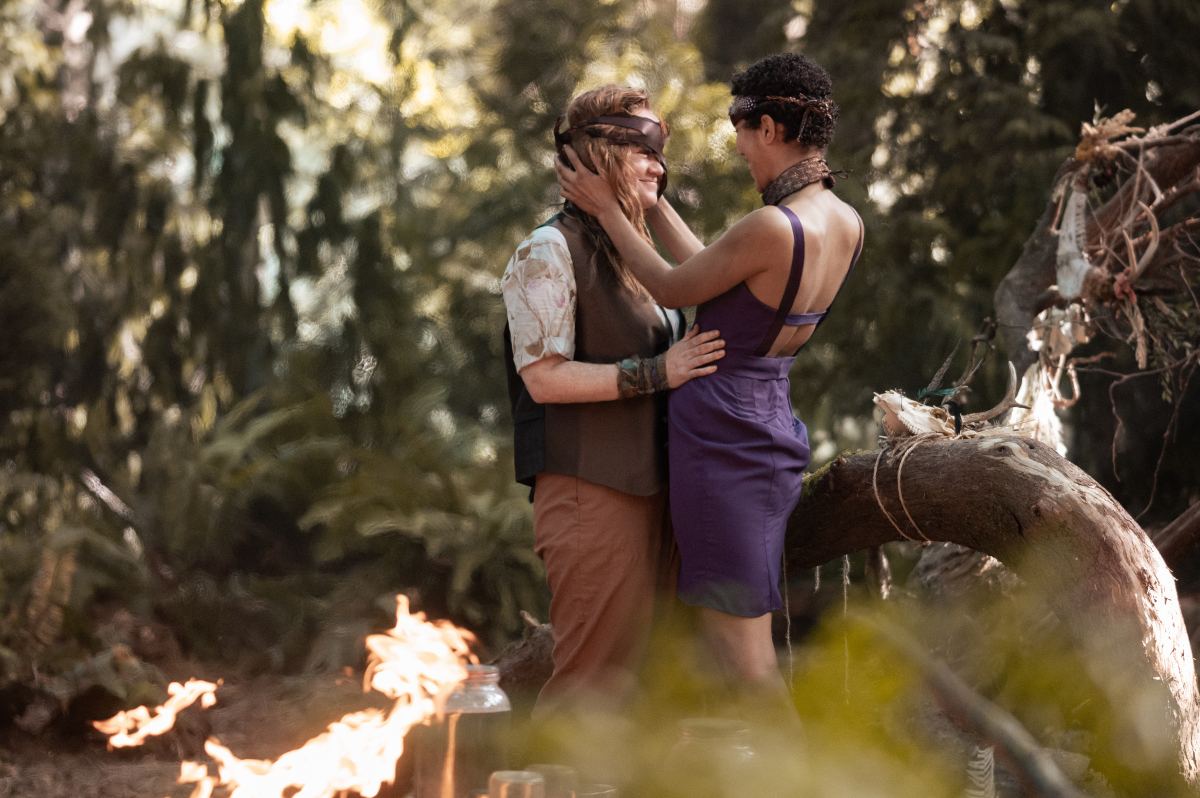 Liv Hewson as Teen Van and Jasmin Savoy Brown as Teen Taissa in YELLOWJACKETS