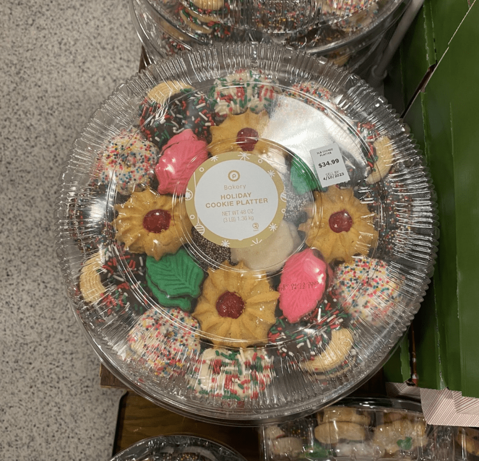 A Publix platter of cookies