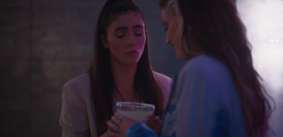 Dani passing a marg to Fletcher