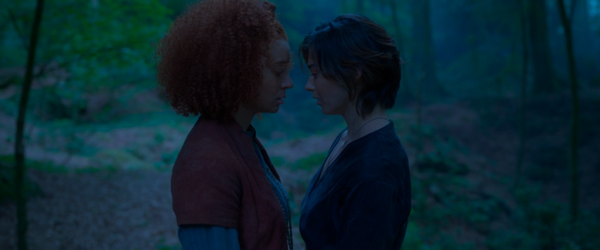 Jade and Kit look at each other's mouths