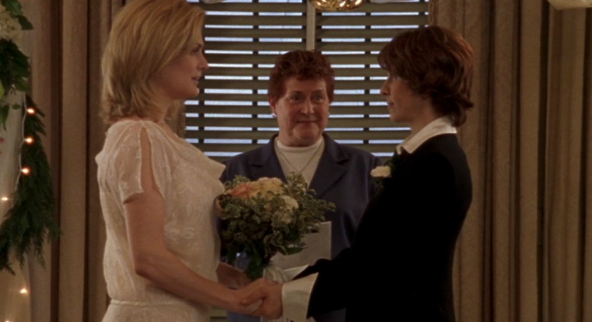Lindsay and Mel at the altar in Queer as Folk