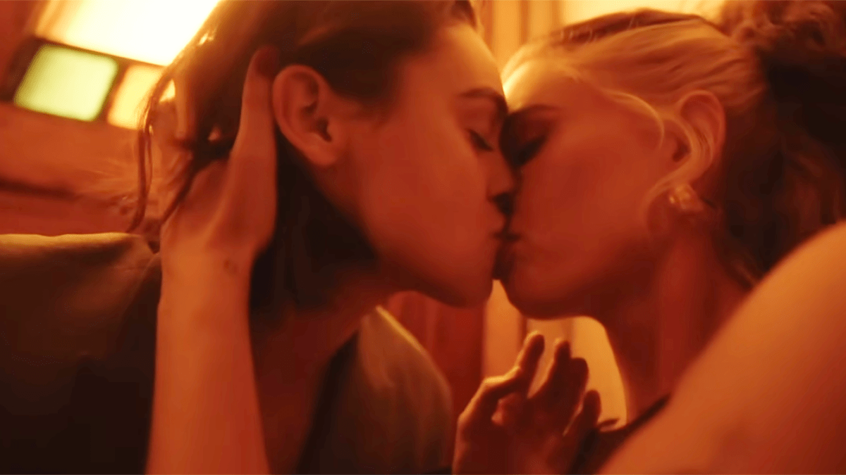 1200px x 675px - Better Version Music Video: Fletcher & Kelsea Ballerini in Lesbian Meet-Cute