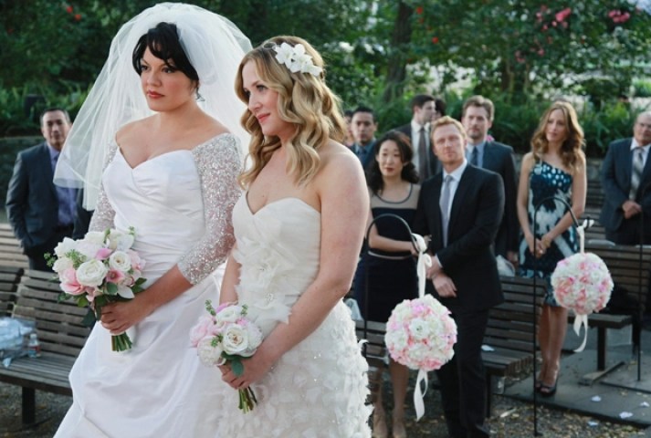 callie and arizona getting married outdoors