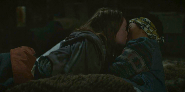 Van kisses Tai in Yellowjackets 201