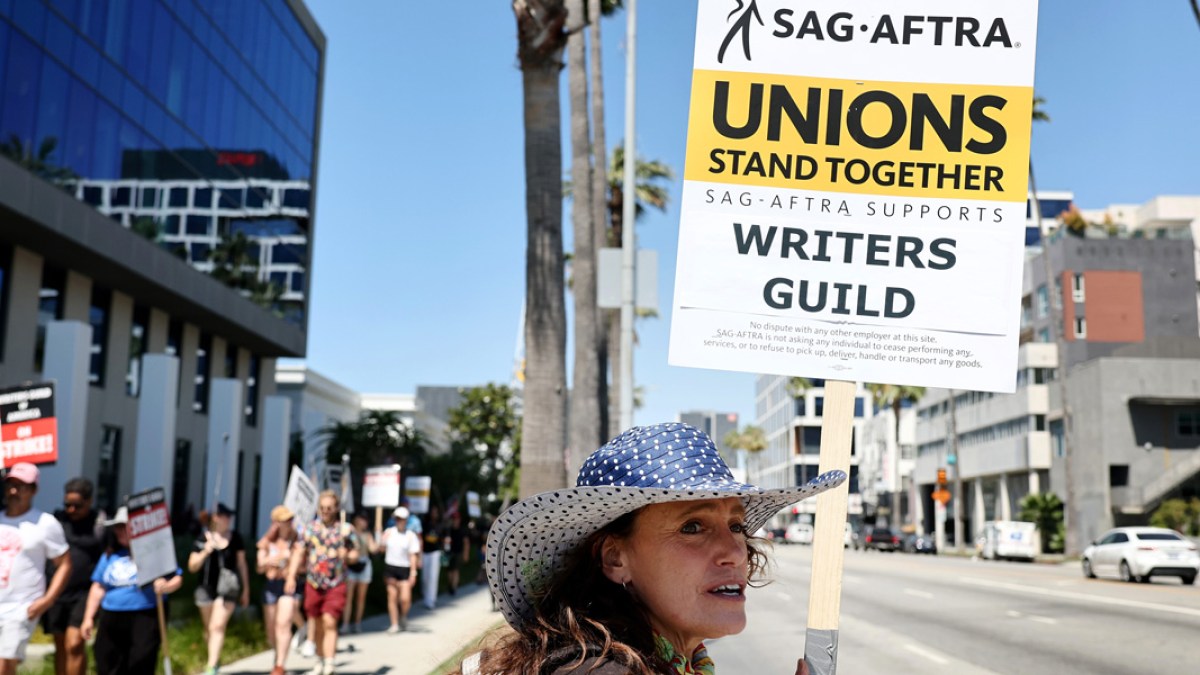 The Screen Actors Guild Join the Writers in Strike, History Made